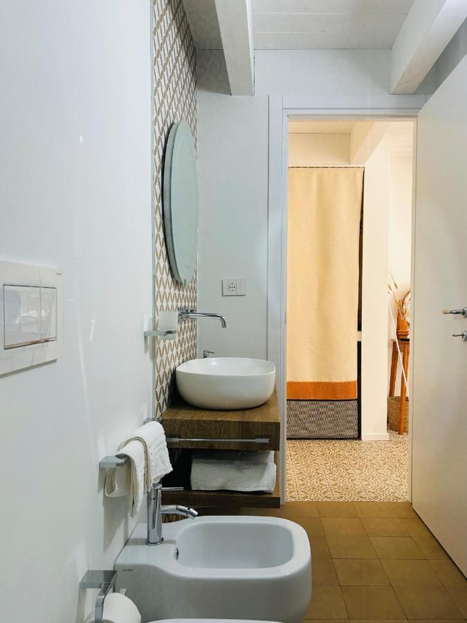 Palazzo Ma.Ri.Lu. Hotel Cabras Ngoại thất bức ảnh