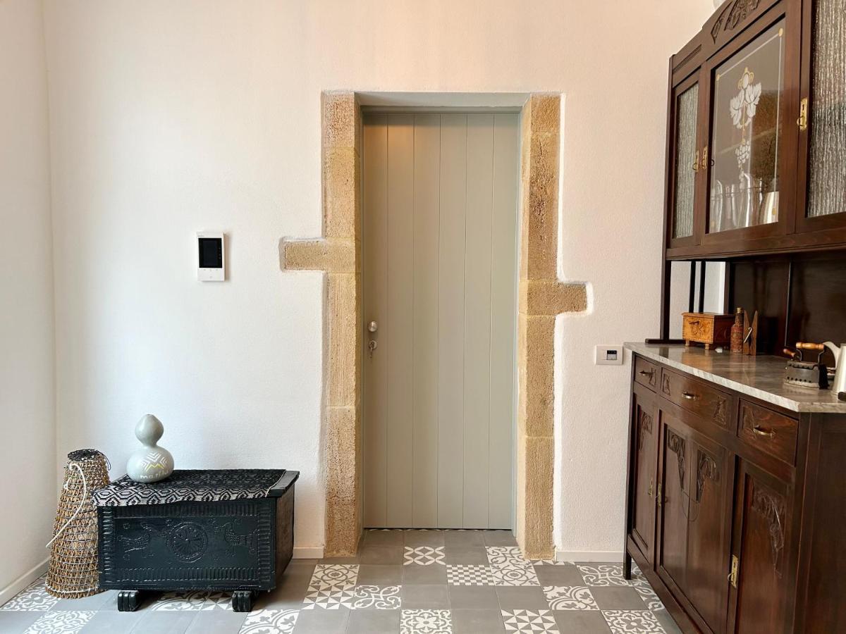 Palazzo Ma.Ri.Lu. Hotel Cabras Ngoại thất bức ảnh