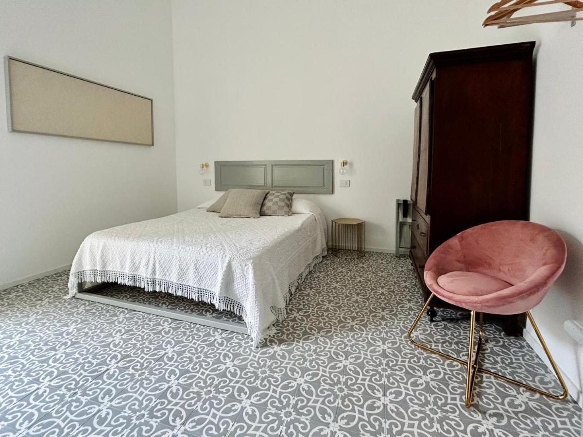 Palazzo Ma.Ri.Lu. Hotel Cabras Ngoại thất bức ảnh